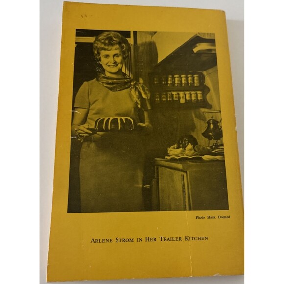 Cooking on Wheels by Alene Strom 1977 Paperback Vintage RV Camper Cookbook - Picture 2 of 8